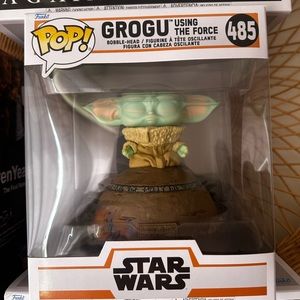 Star Wars The Mandalorian Deluxe Grogu Using The Force Funko Pop!